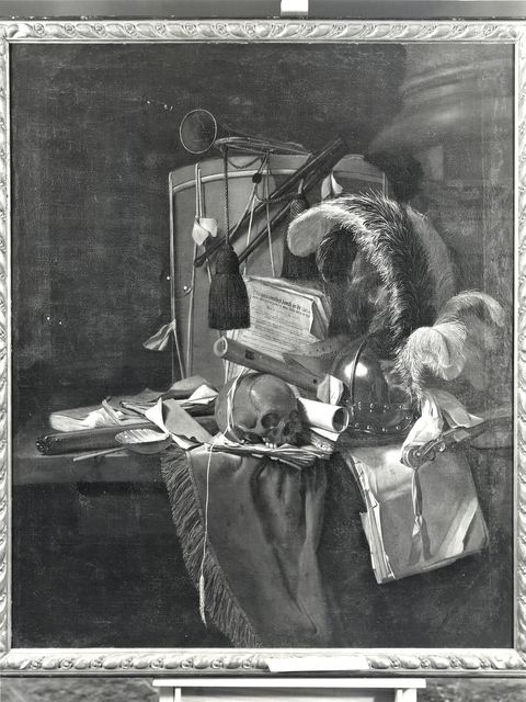 Sotheby's — Fris Jan - sec. XVII - Natura morta con strumenti musicali, teschio, elmo con pennacchio, conchiglia e carte — insieme